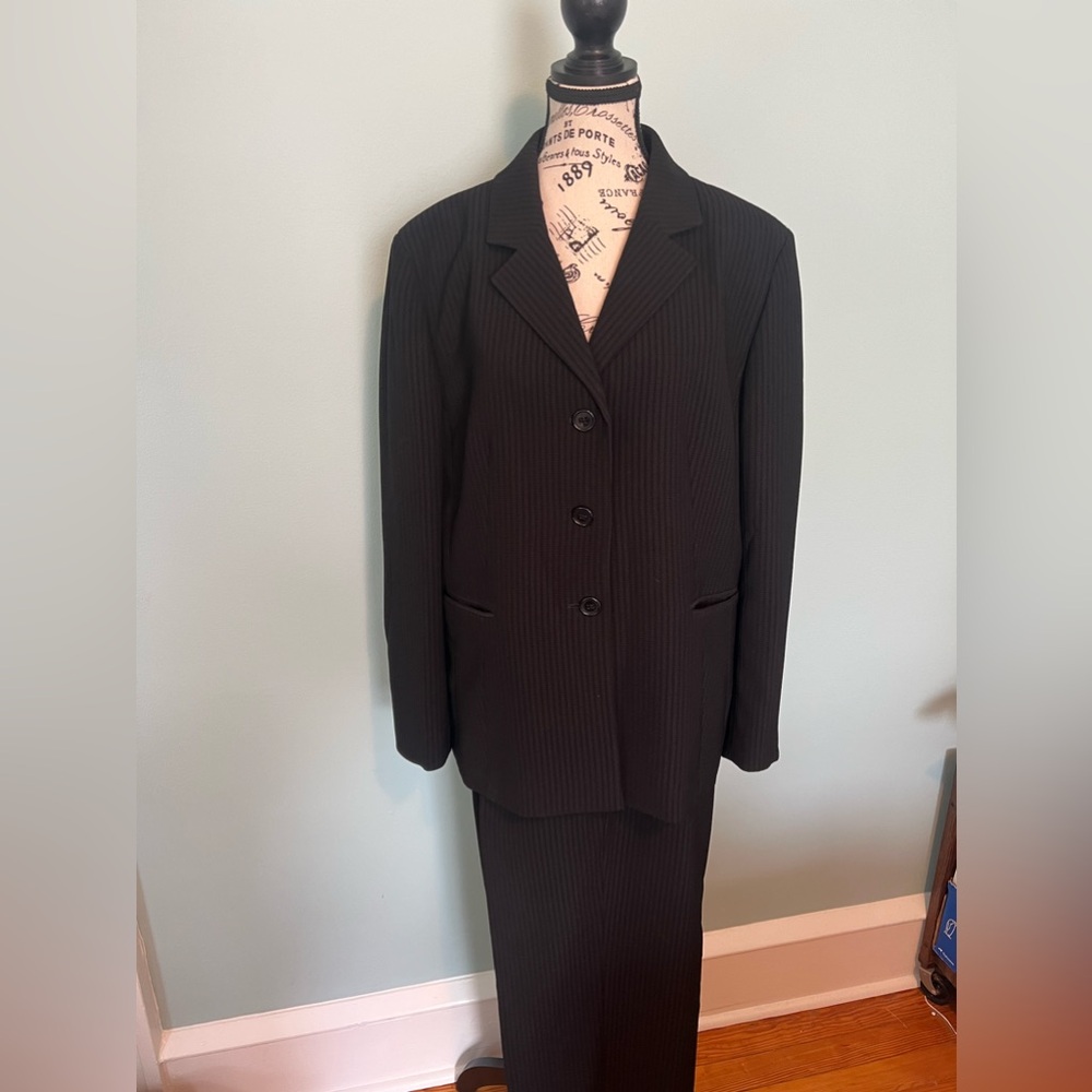 Women’s Evan-Picone pant suit Sz 18